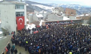 diyarbakirin-sur-ilcesinde-teroristlerin-actigi-ates-sonucu-sehit-001